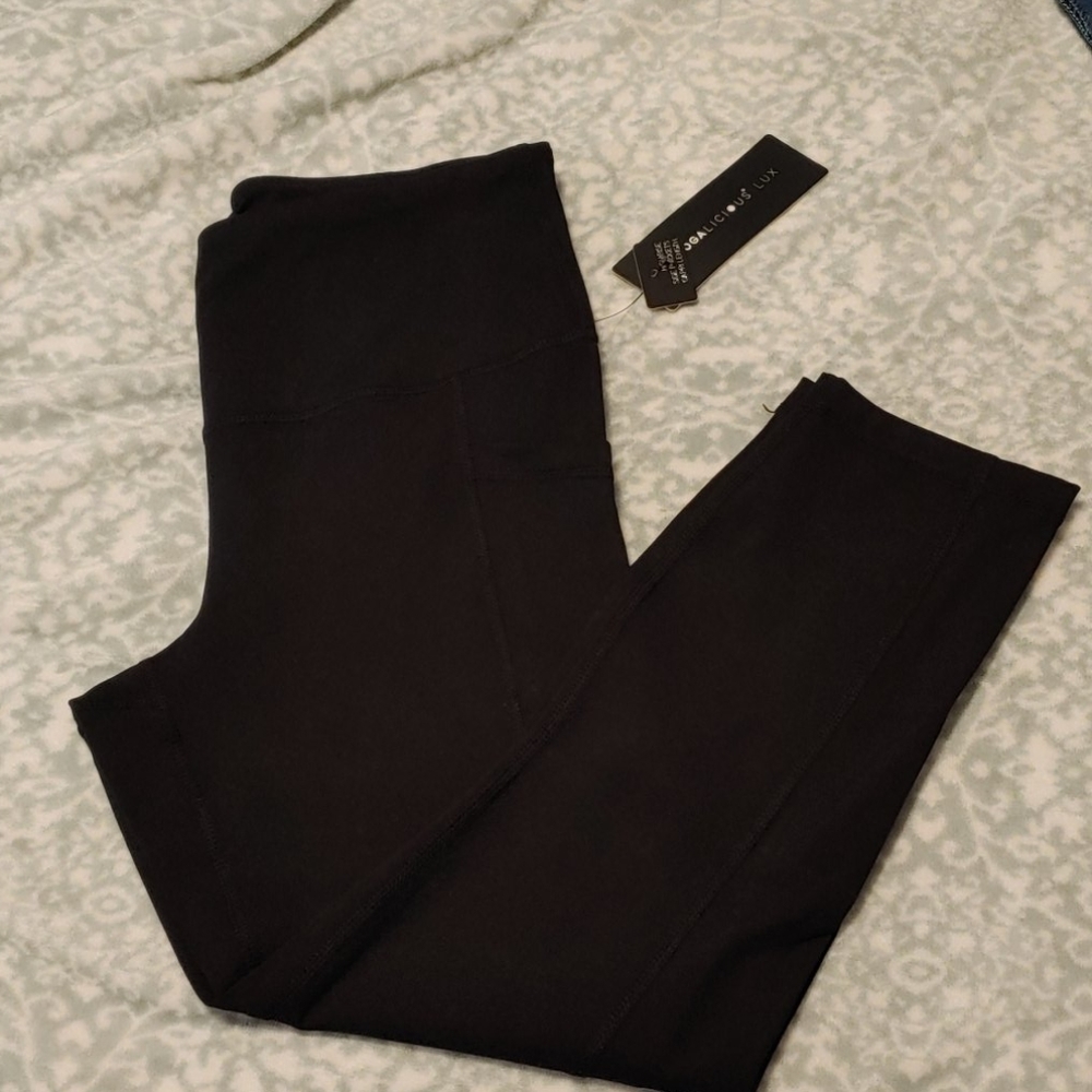 NWT Yogalicious Lux High Rise Capri Leggings